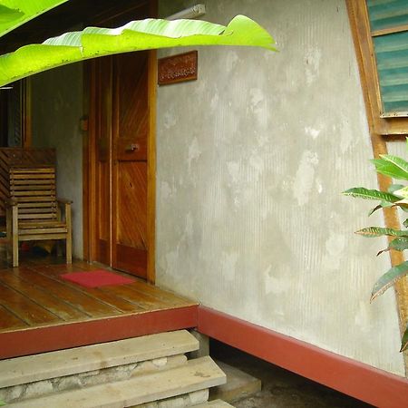 Hôtel Whistling Bird à Negril Extérieur photo