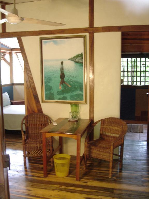 Hôtel Whistling Bird à Negril Extérieur photo