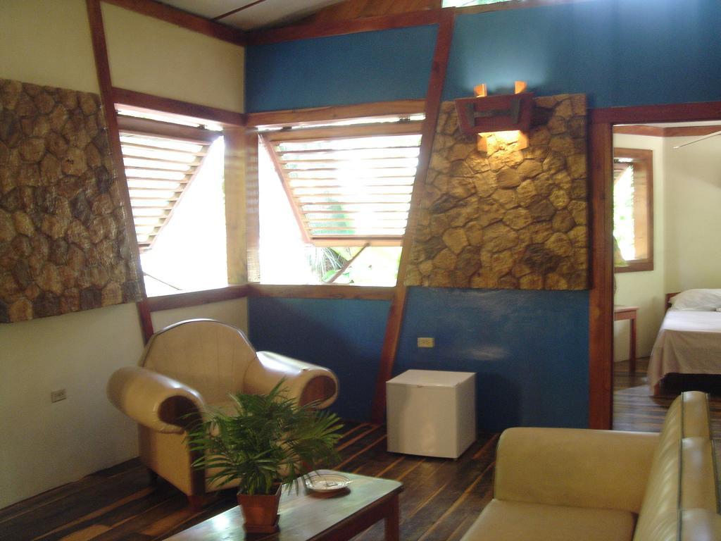 Hôtel Whistling Bird à Negril Extérieur photo